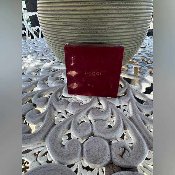 Gucci Gold Monogram Compact - Picture 3 of 9